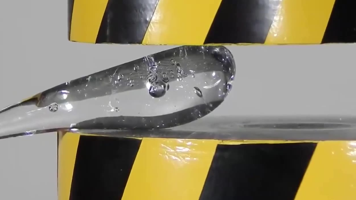 “鲁伯特之泪”挑战液压机