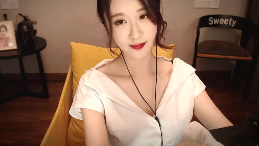 【轩子巨2兔】:舒服的按摩_变频掏耳【助眠哄睡声控触发音口腔音】