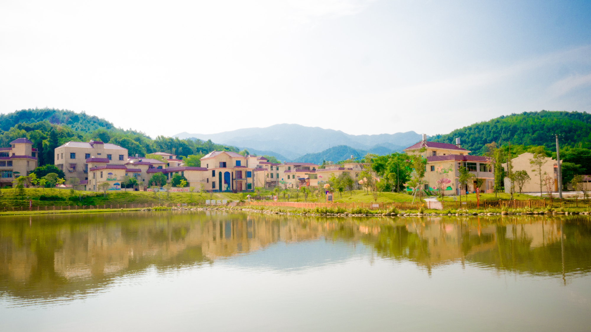 蘑菇小镇-赣州市沙石镇火燃村