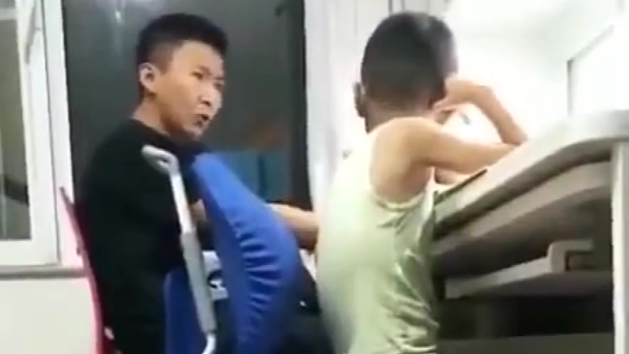 崩溃现场,哈哈哈哈哈笑死我了