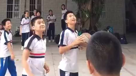 当第二个球卡到上面的时候他们的目的就变了