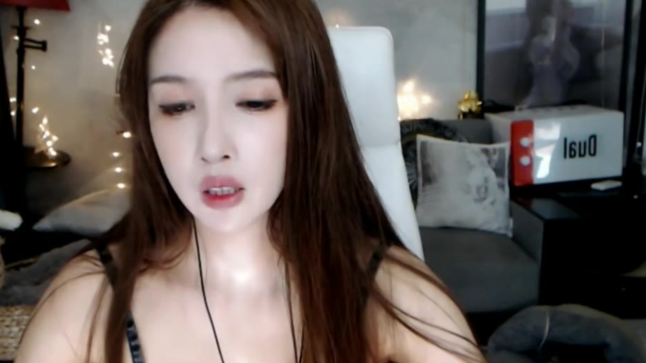 【大艺术嘉】开头高能,Lisa助眠,最新整活口腔音冲击波直升机~~【助眠哄睡声控触发音口腔音】