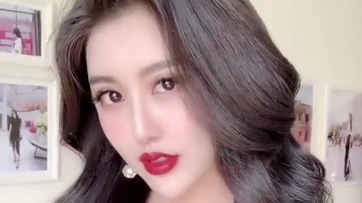 这就是人们常说的风情万种吗?