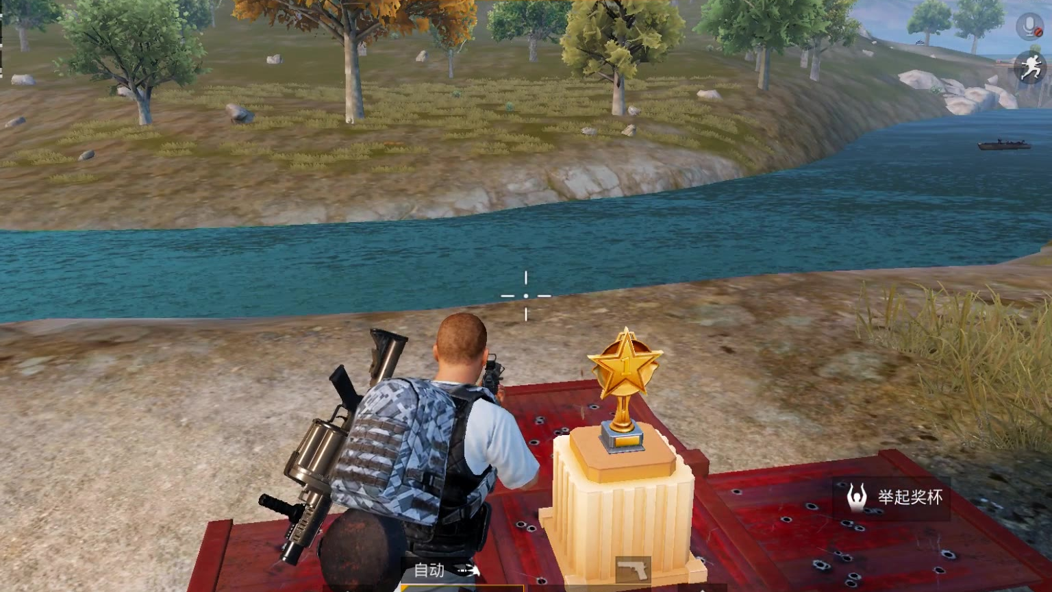 和平精英在队友的指挥下才能吃鸡