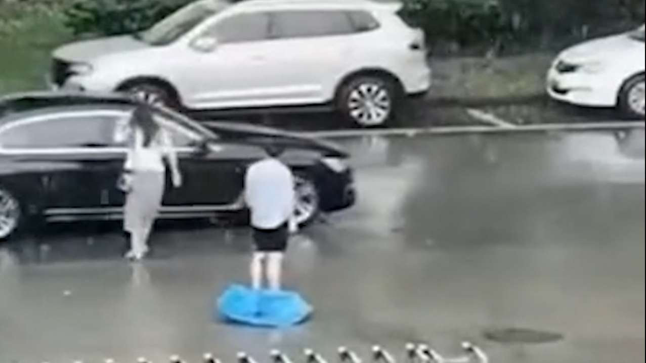 《一 路 向 北》