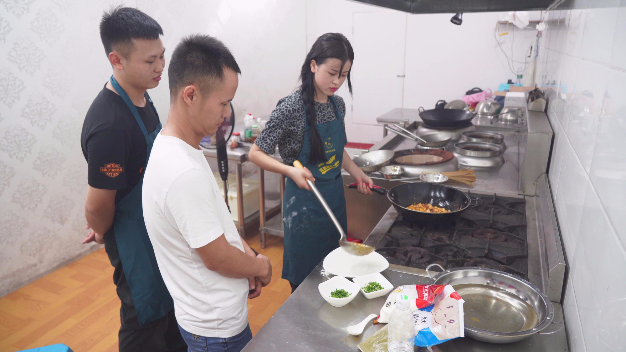 再次挑战经典川菜麻婆豆腐,努力追赶和师父的差距