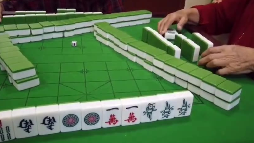 老年人是怎么打麻将的