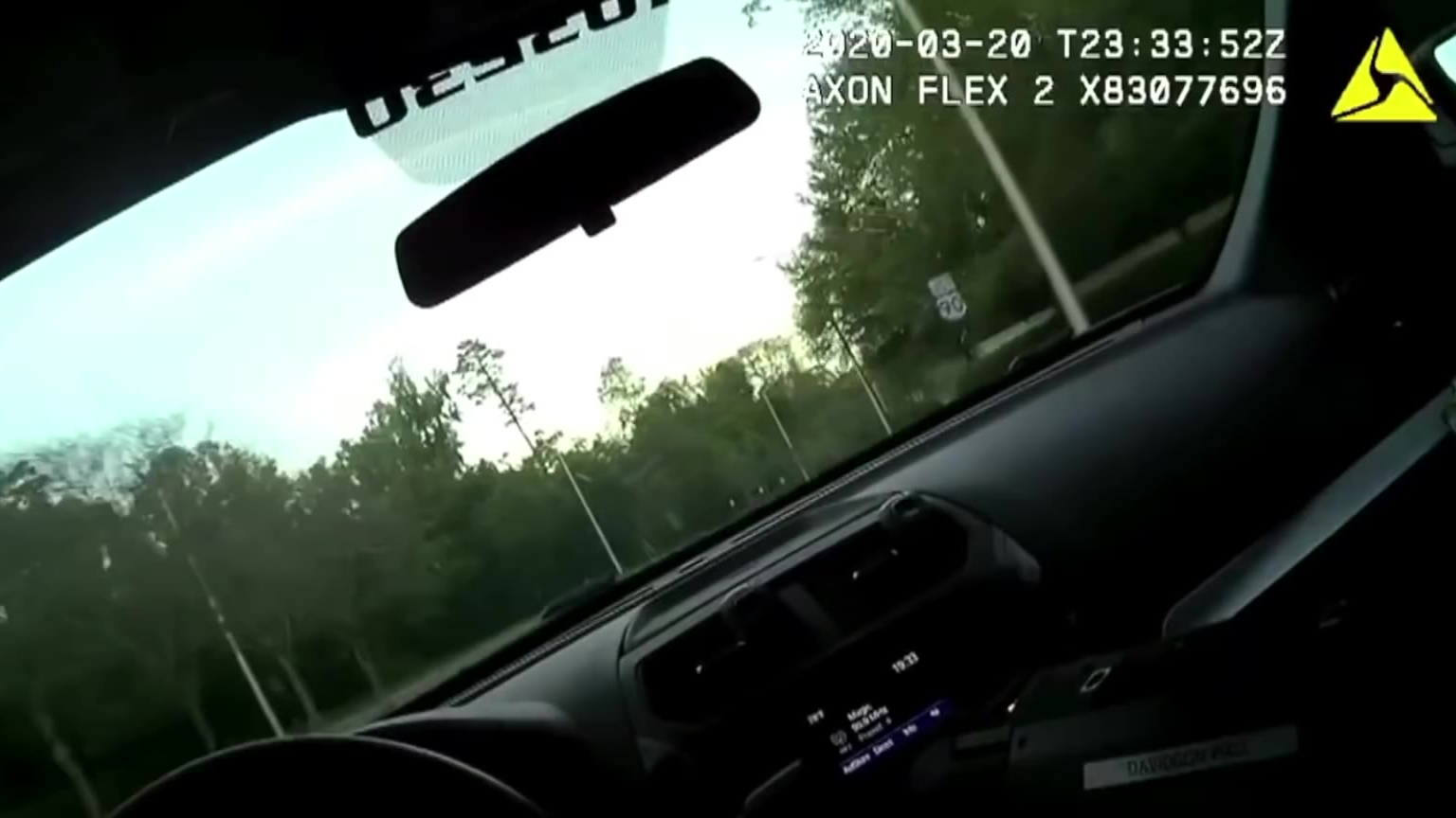 【警察执法实录】嫌犯与警员爱的缠绵