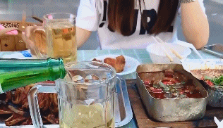 237:表妹平时起来看来没什么特别的,但是当她一笑