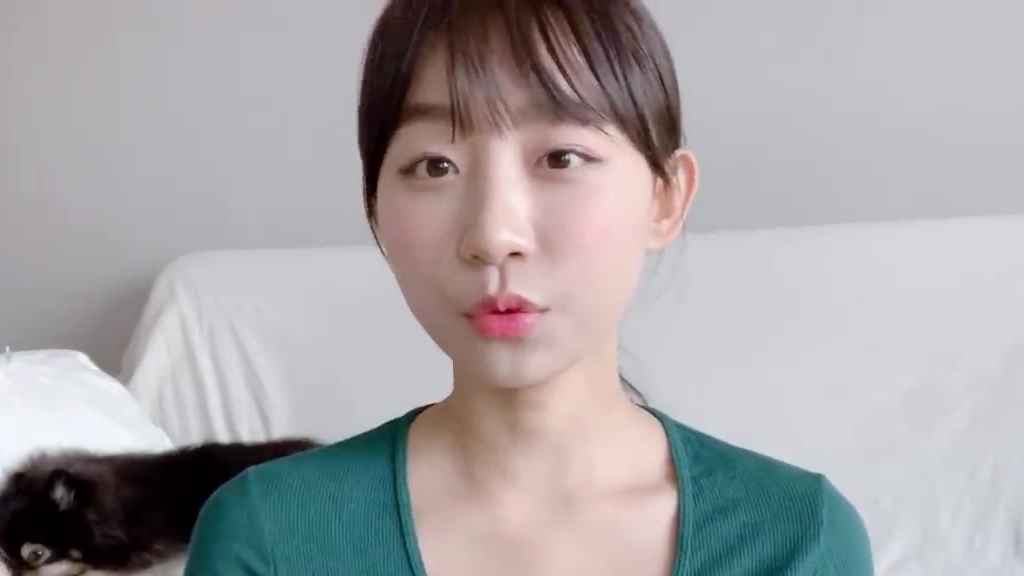 나 혓바닥 왜이래 ㅣ동생 놀리기ㅣ돌아온 현실 자매 몰카