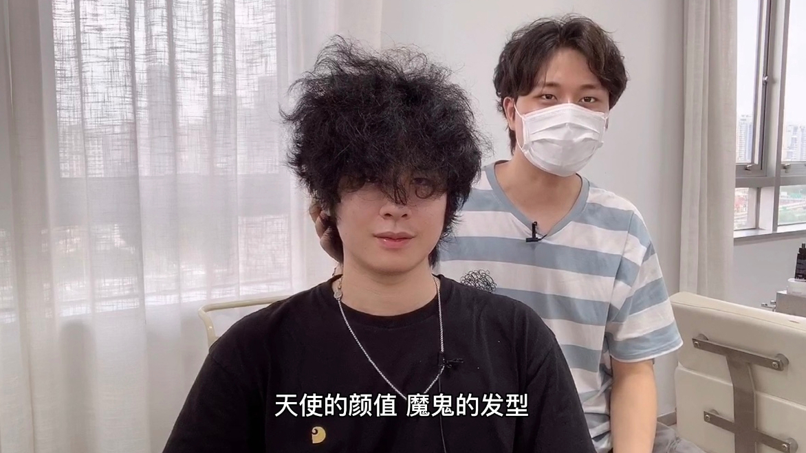 迷之发型?小伙顶着黑毛球甚是苦恼,改造后的日系长发潇洒又帅气