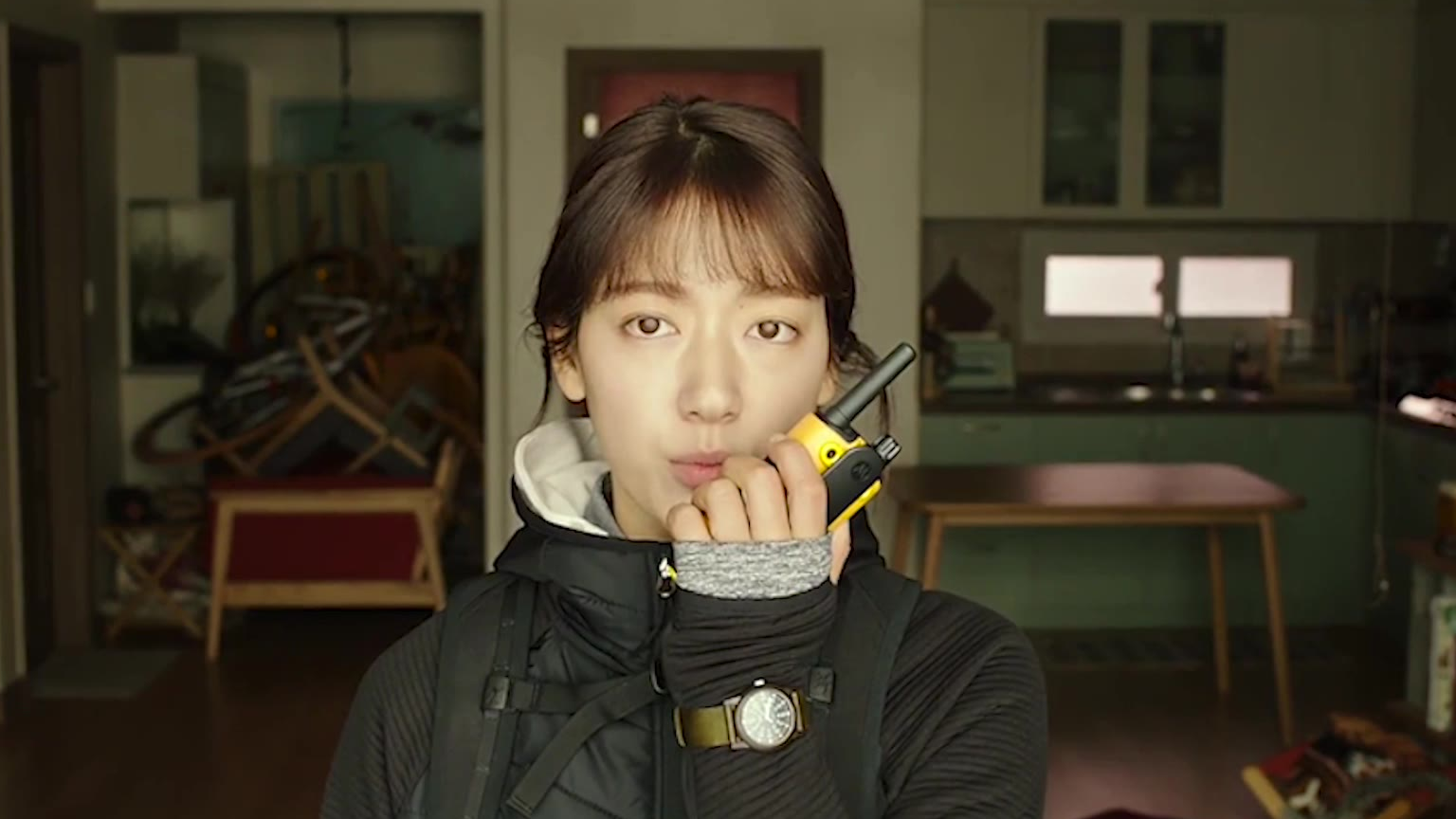 用预告片的方式打开白色月光