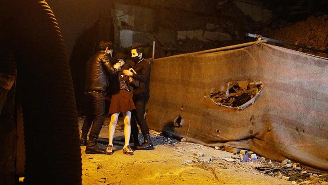 几个小伙秘密残害女学生,却被神秘组织盯上,全程残忍制裁开始