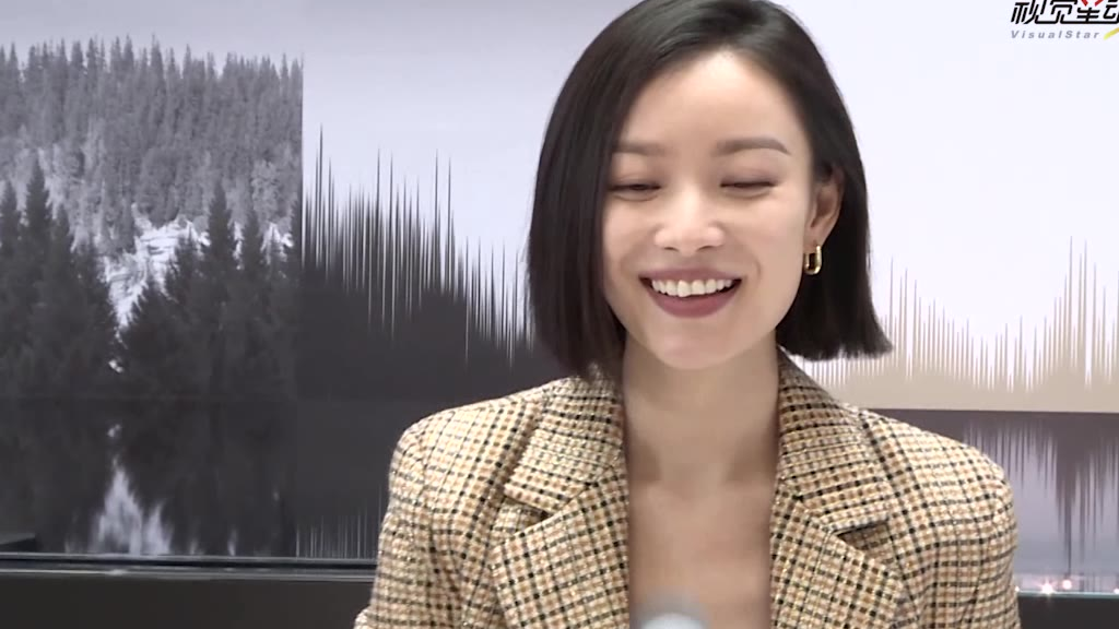 超耿直!倪妮维持好身材全靠饿 抹胸外穿又御又撩