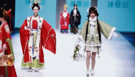 266:全程蹦哒着走秀的小姐姐太可爱了