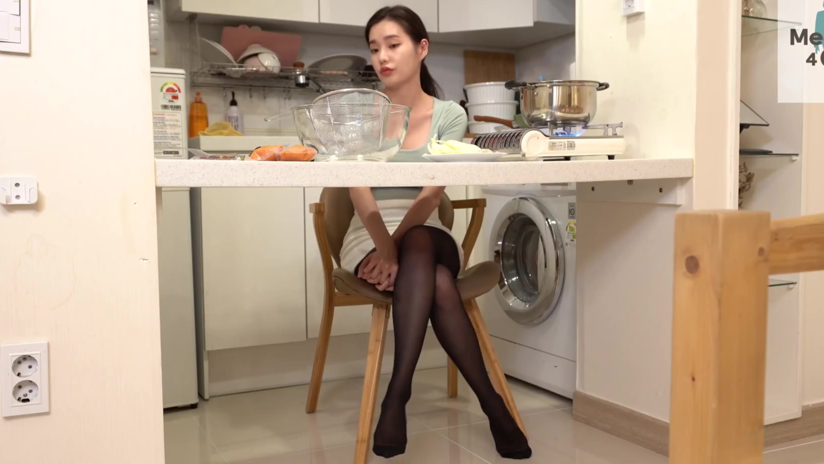 黑丝OL的下班生活~姐姐下面给你吃~