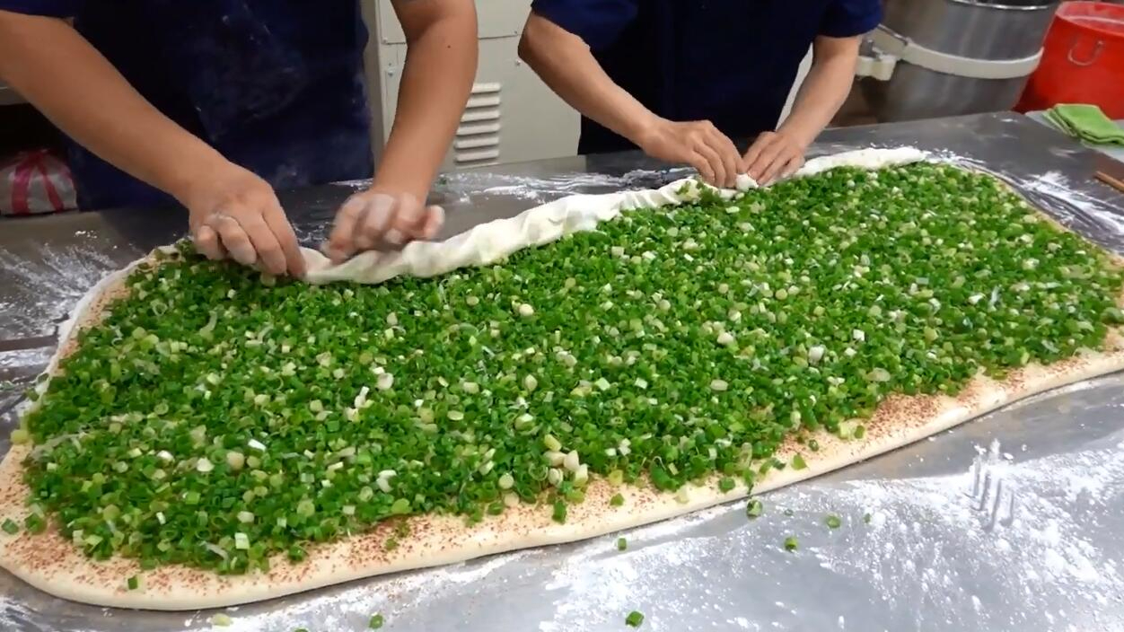 達波起司捲, 蔥花捲, 黃金地瓜捲制作全过程 - 台湾街头小吃