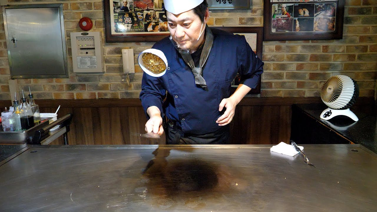 韩料铁板烧,看看铁板炒饭的技术,师傅说炒饭是技术含量比较高的