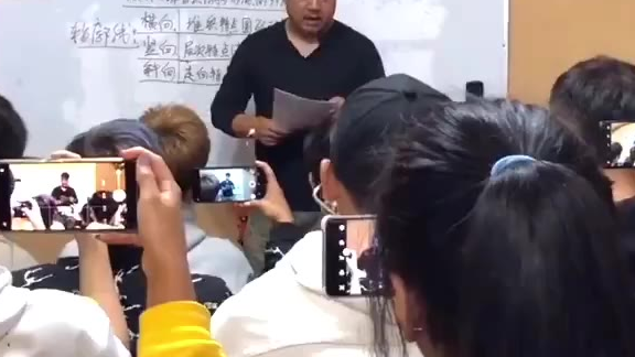 哈哈哈哈哈这个和老师同寝室系列太好笑了
