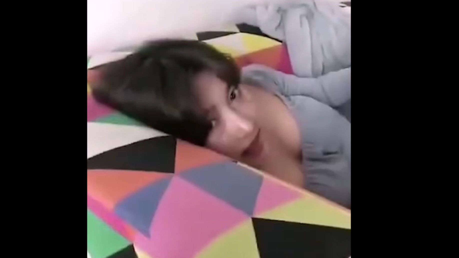 女朋友这样看着我,我该注意什么