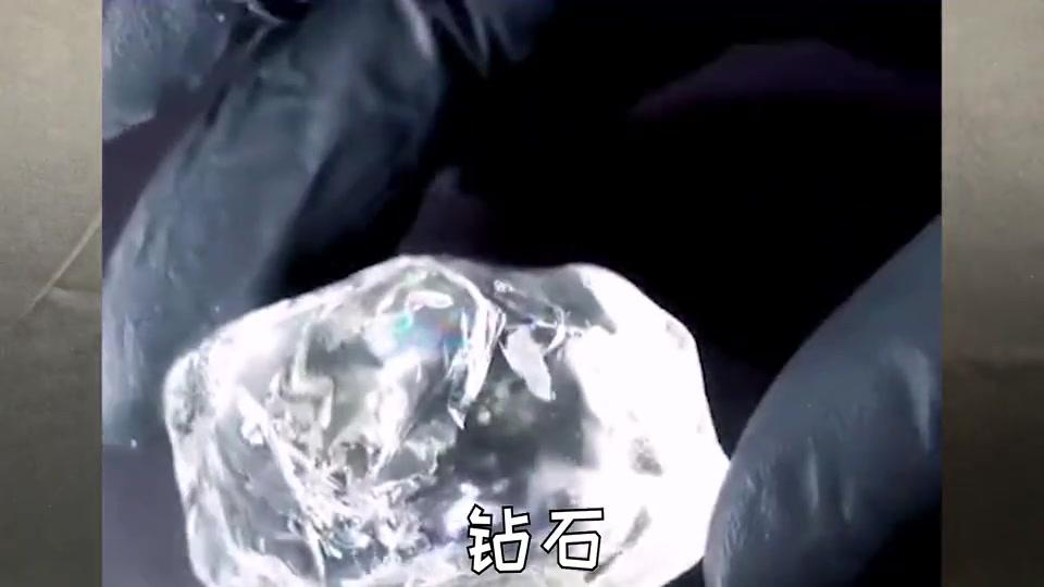 据说将煤炭烧红后裹上花生酱,再冷冻24小时就会变成钻石?
