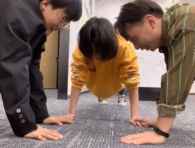 男 人 的 快 乐,就 是 这 么 简 单!!!