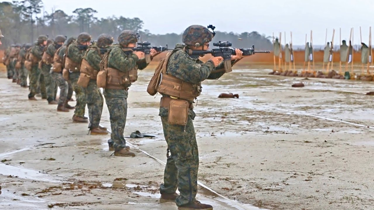 百里基地的美军的c130日常训练