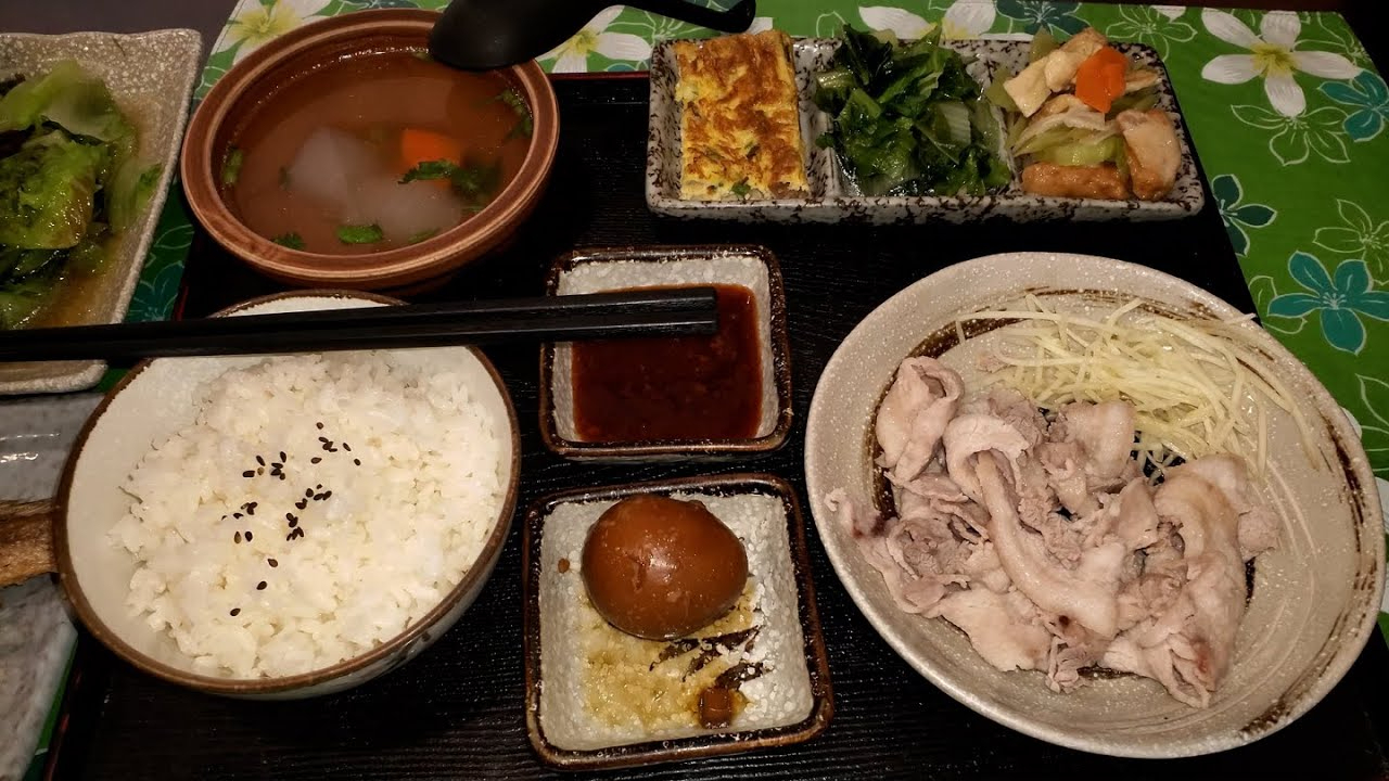台湾餐馆美食 - 蒜泥白肉套餐加卤蛋, 香煎鲜鱼, 烫青菜