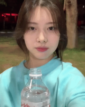 女生沙雕行为艺术鉴赏