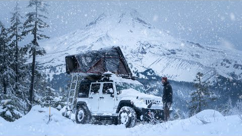 【欧美露营】在暴风雪中独自冬令营-我的吉普车生活