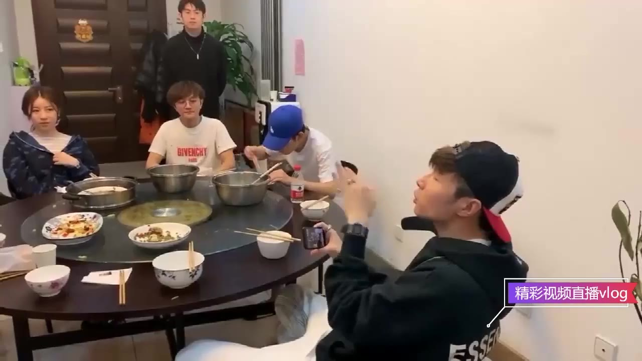 “帝王套”员工挨帝师骂,全程笑点。真是骂人还可以这么逗得哈哈