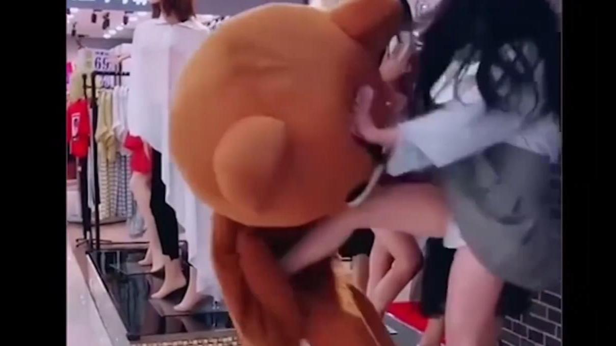 头 套 一 戴 ,谁 也 不 爱