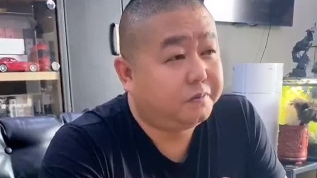 我用我的方式帮你,希望你别介意,这就是兄弟