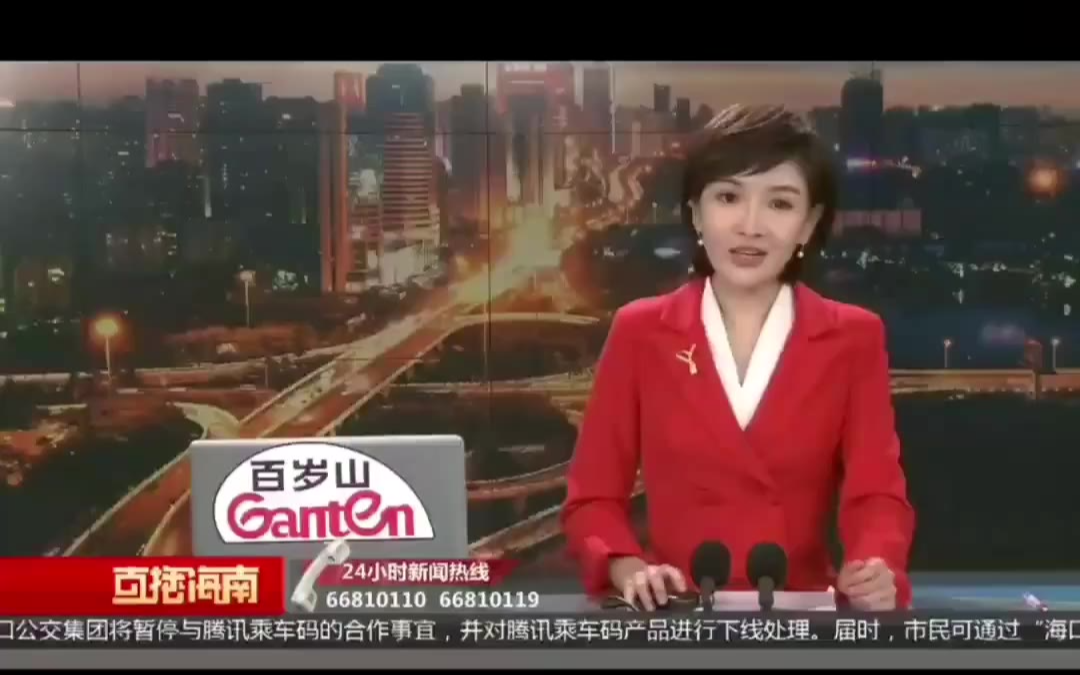 特斯拉车主表示踩不动刹车,特斯拉的工作人员表示不相信,现场开车试验了一下,结果又撞了一次