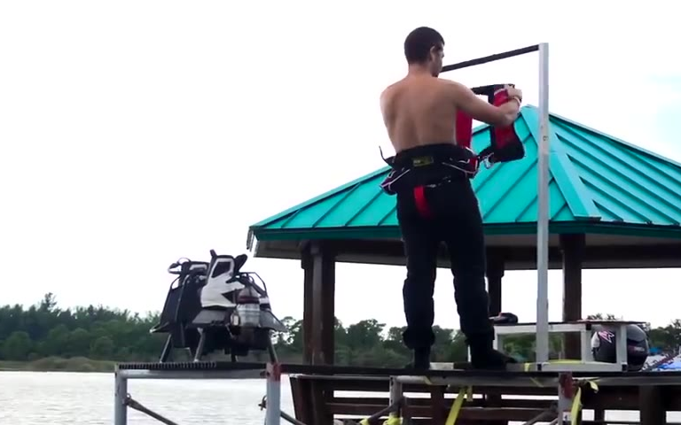 Flyboard Air 个人飞行器,感觉钢铁侠越来越接近成真了