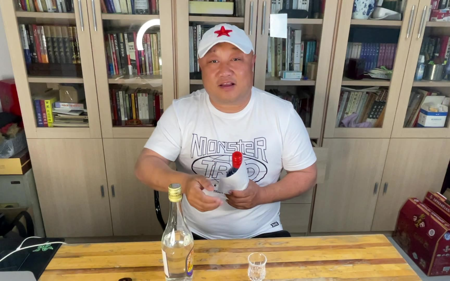北京和山西的两位清香型白酒老大对比,同是53度口粮酒,谁胜一筹