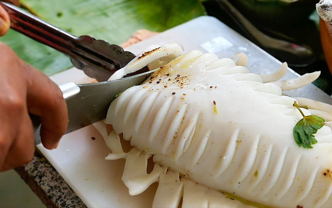 泰国美食 - 巨大乌贼 鱿鱼 曼谷 海鲜 泰国