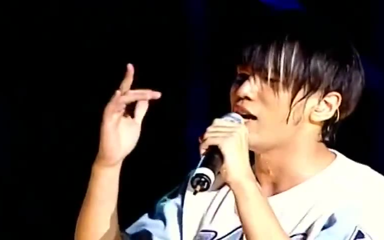 周杰伦生涯最神现场高音《暗号》头一歪,高音就上去了