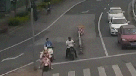 【每日平安427】强为亲戚出头冒充少校诈骗警察,为讨女友欢心六旬老汉偷车送礼