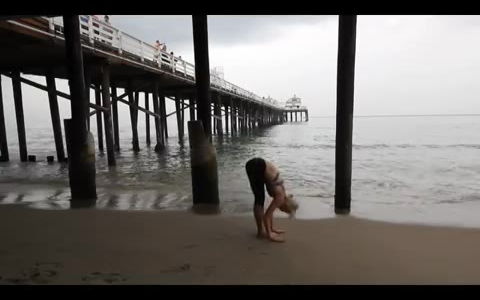 向太阳致敬-SURYA NAMASKAR-