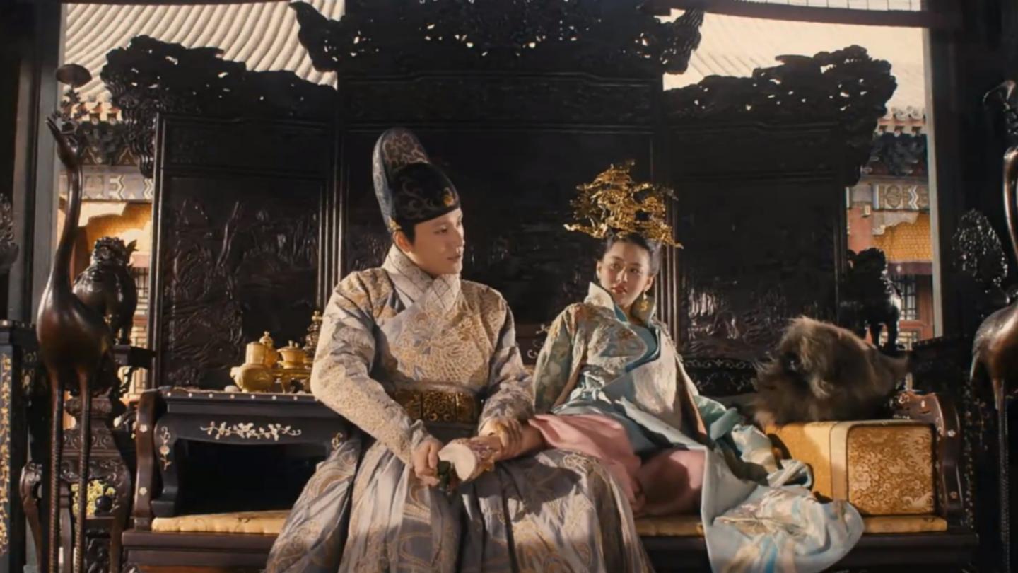 龙门飞甲: 西厂雨化田能如此嚣张, 竟是挠脚心功夫了得, 难怪呢!