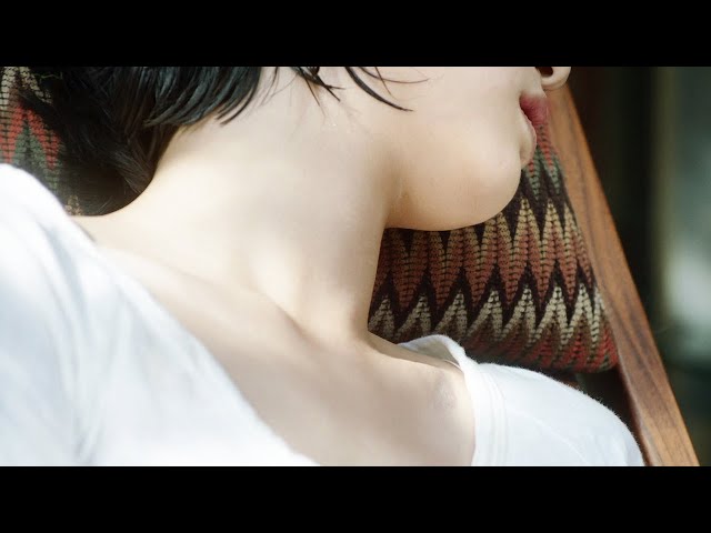 17岁少女和70岁老人的禁忌之恋,渴望“爱”所以更孤独,几分钟看完韩版洛丽塔《银娇》