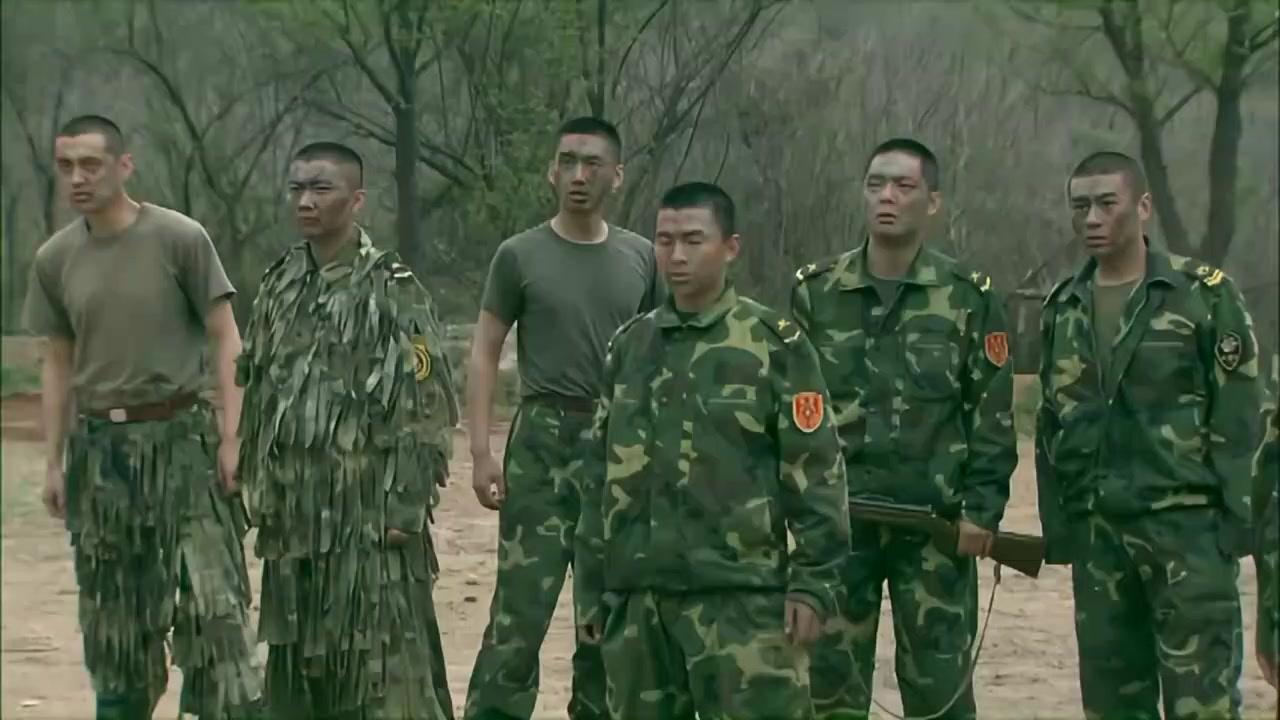 我是特种兵: 全员被俘虏, 战友接连被枪毙, 一会他们又活过来了